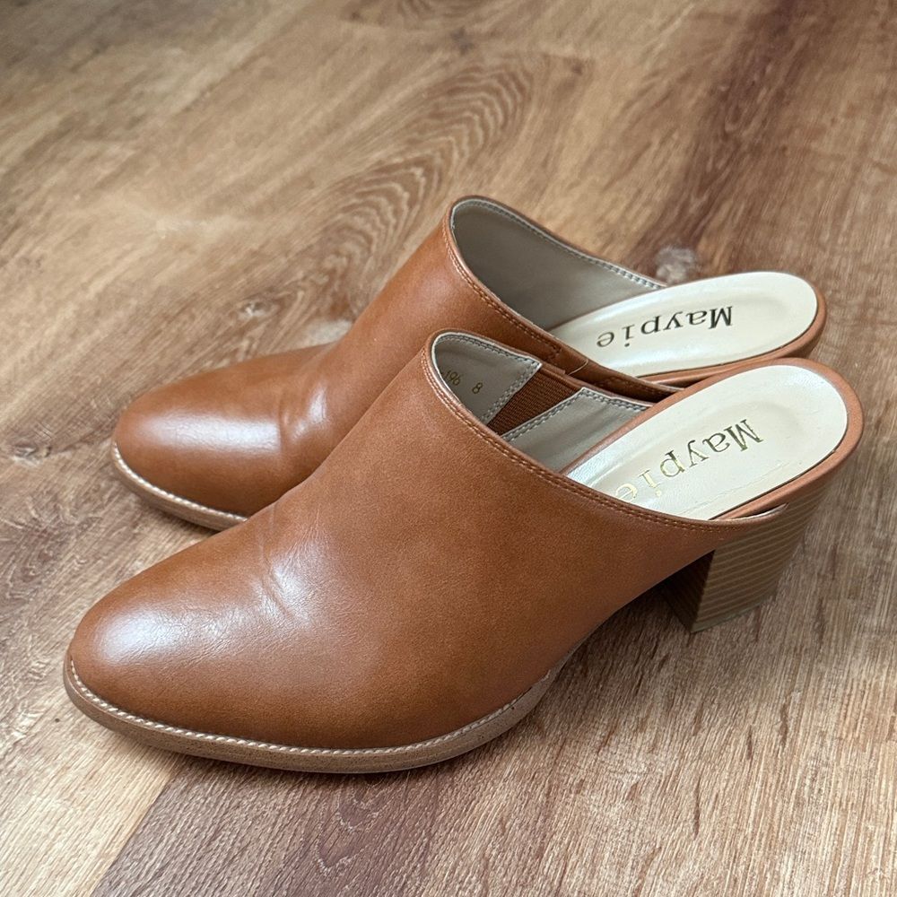 Maypie Faux Leather Women's Tan Brown Mules Size 8